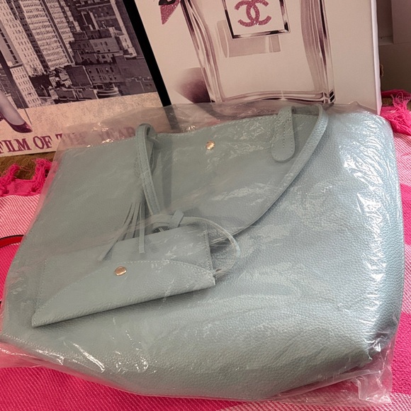 Simply Vera Bucket Bag NWOT raffia and vegan bag and a tote vegan bag - Picture 8 of 9